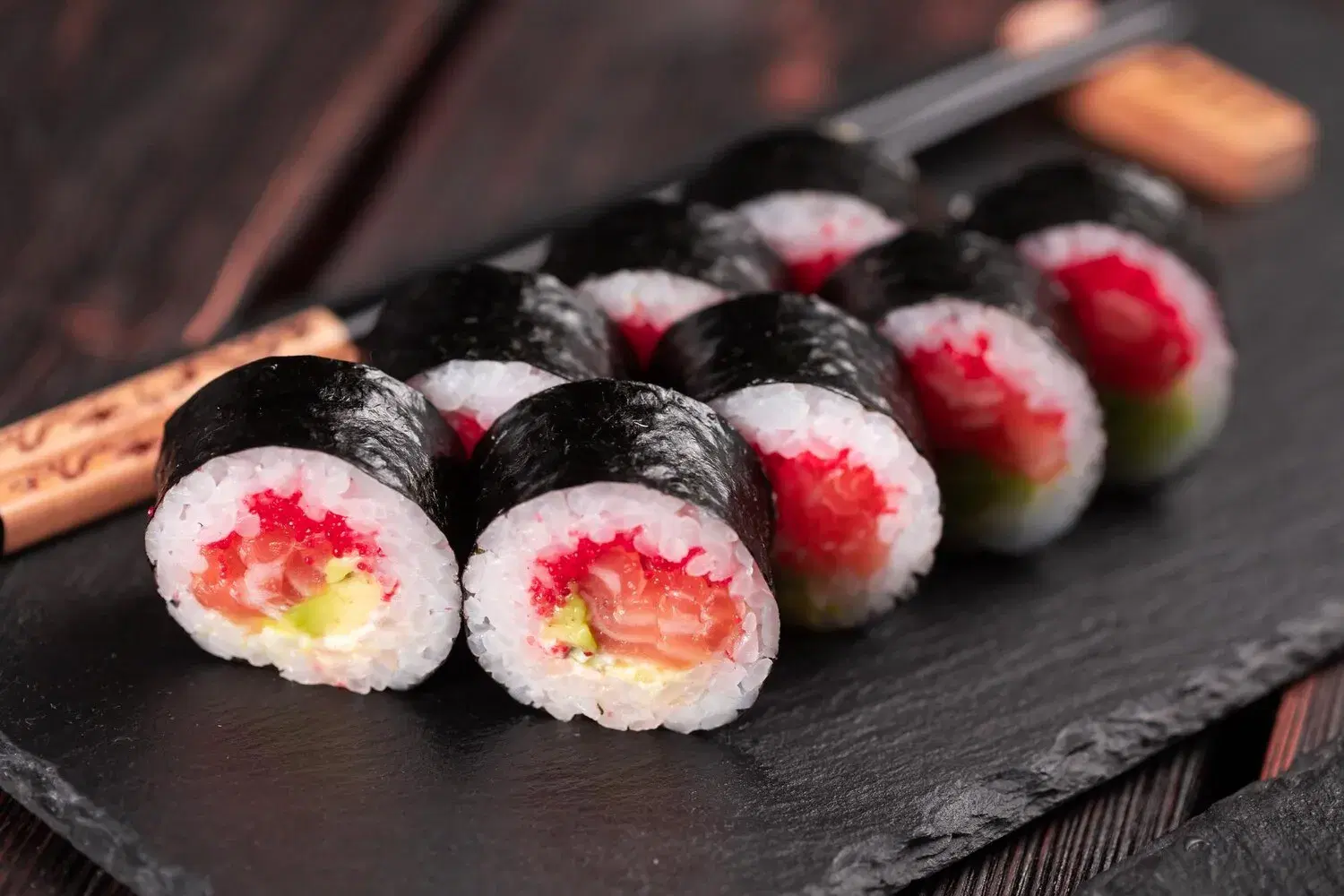 Maki https://4kym48m6w0dj35od.public.blob.vercel-storage.com/dishes/internal/maki-1759361288557.webp
