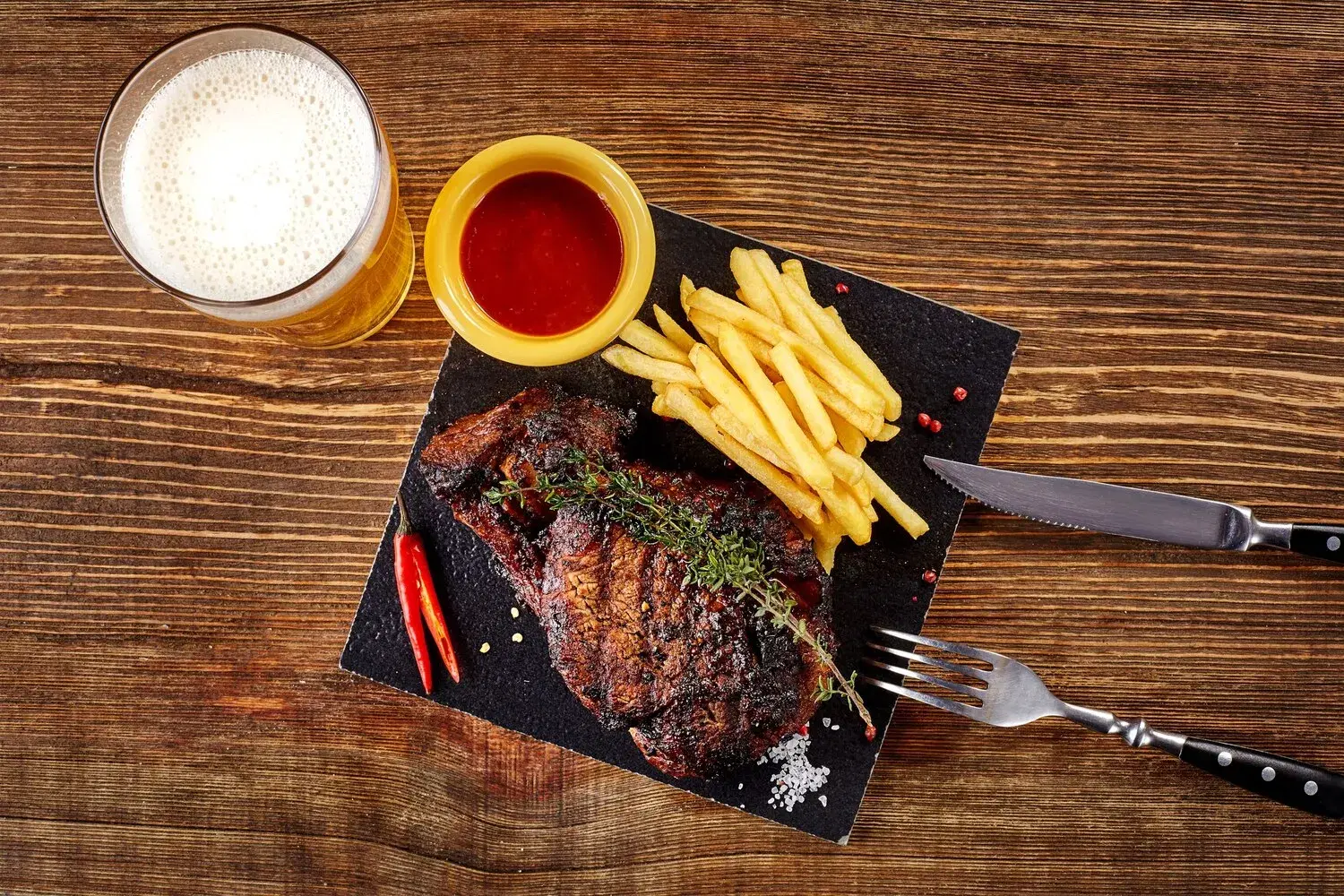 Steak Frites Steak Frites https://4kym48m6w0dj35od.public.blob.vercel-storage.com/dishes/internal/steak-frites-food--1759434521913.webp